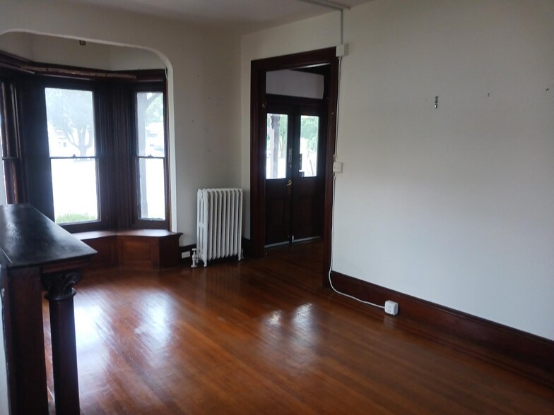 More Photos Of 5870 Easton Rd, Plumsteadville Unknown For Lease