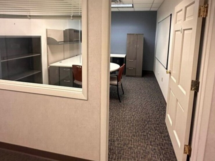 More Photos Of 1730 N Limestone St, Springfield Loft Creative Space For Lease