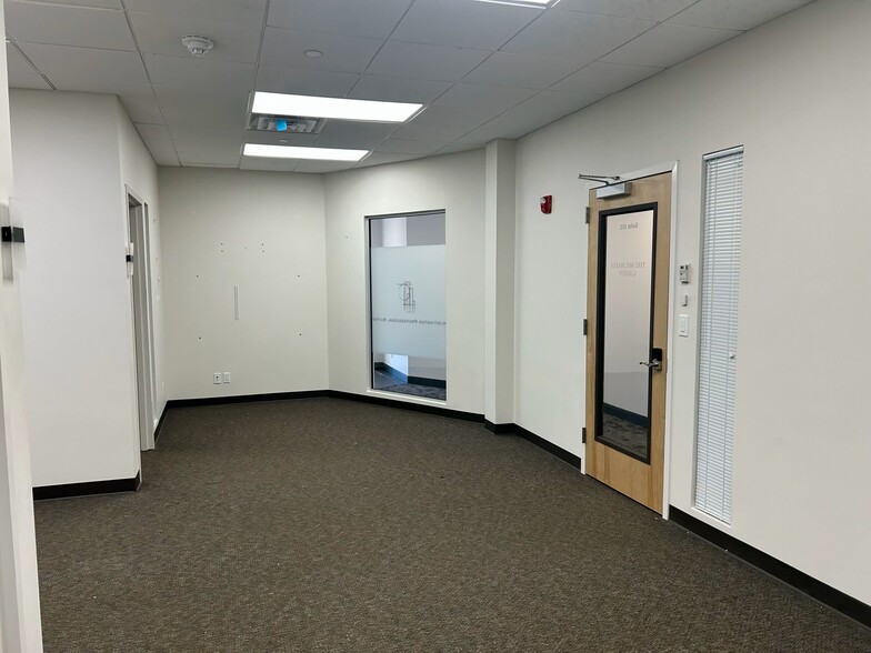 More Photos Of 425 New York, Huntington Apartments For Lease