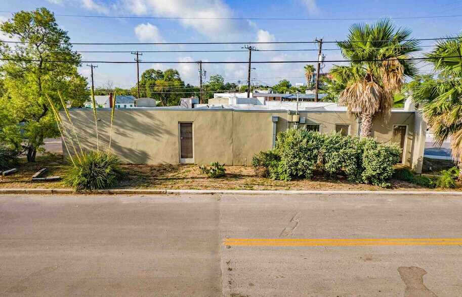 More Photos Of 601 E Ashby Pl, San Antonio Restaurant For Lease