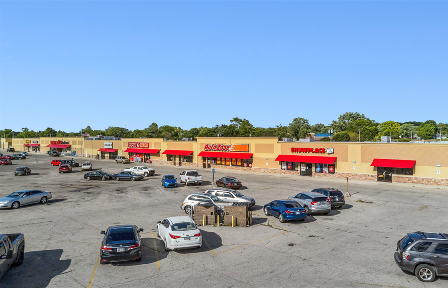 More Photos Of 432-634 S Burnett Rd, Springfield General Retail For Sale