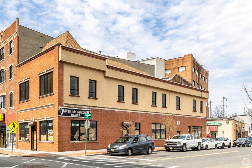 More Photos Of 208-214 Commerce Pl, Elizabeth Office For Lease