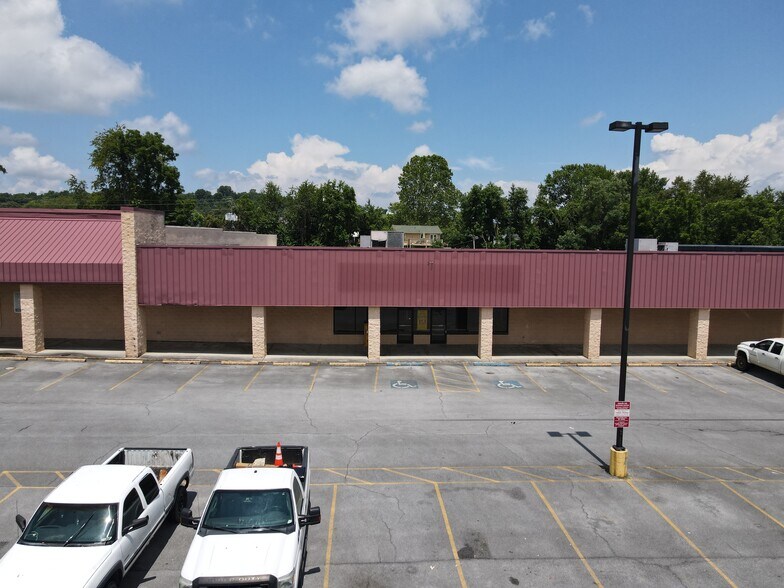 More Photos Of 5674 Highway 11 E, Piney Flats Unknown For Lease