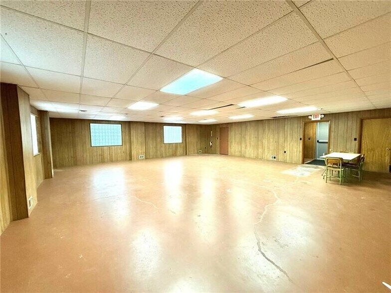 More Photos Of 2411 Adella St, New Castle Flex For Sale