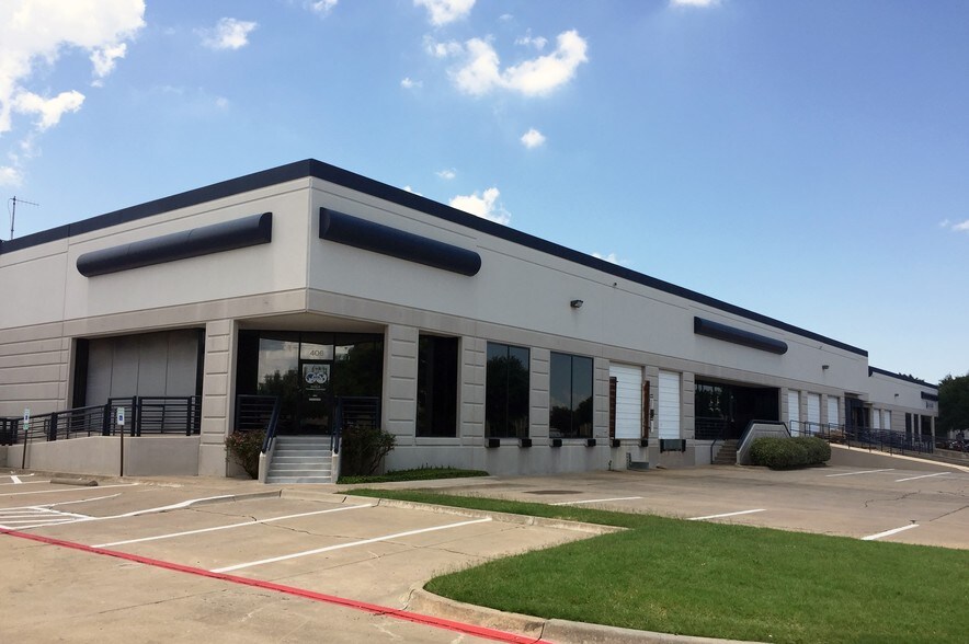 More Photos Of 2552 Summit Ave, Plano Showroom For Lease