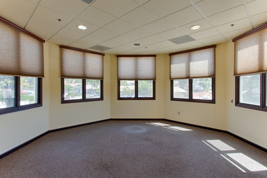 More Photos Of 41911 5th St, Temecula Office For Lease
