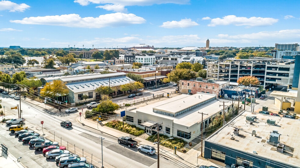 More Photos Of 920 Foch St, Fort Worth Freestanding For Lease