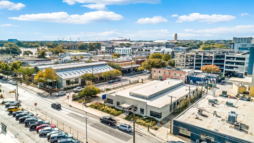 More Photos Of 920 Foch St, Fort Worth Freestanding For Lease