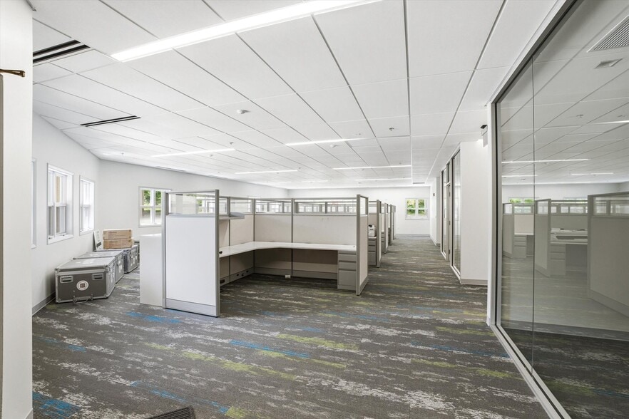 More Photos Of 15 Roszel Rd, West Windsor Office For Sale