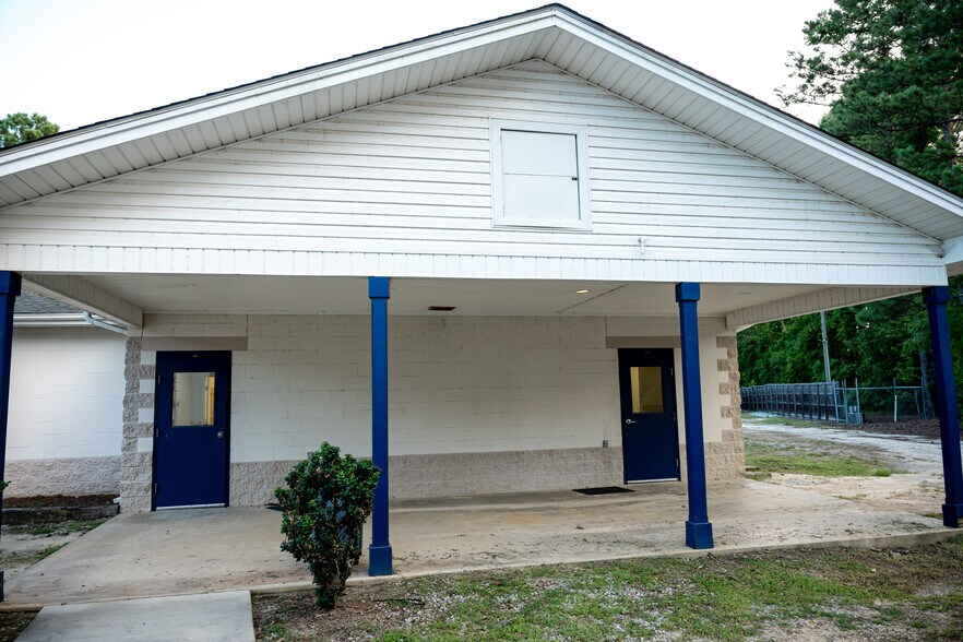 More Photos Of 626 Old River Rd, Sylvania Manufacturing For Sale