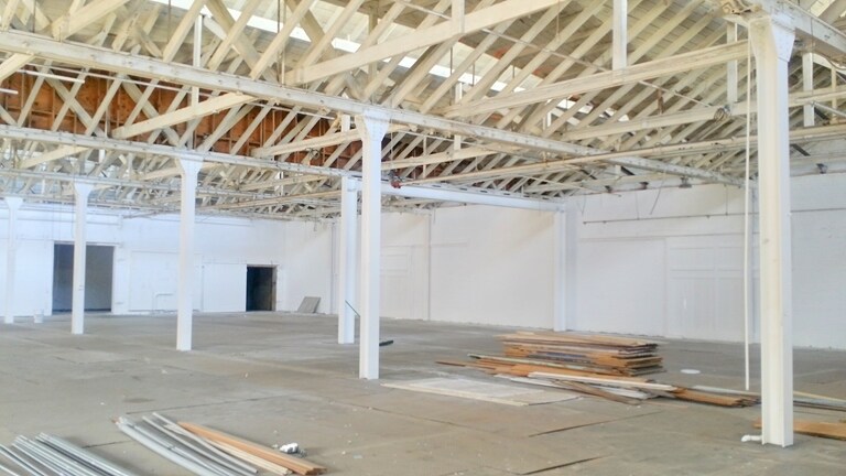 More Photos Of 426 W Almond Ave, Orange Warehouse For Lease