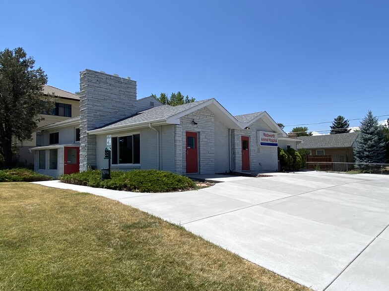 Primary Photo Of 105 S Wadsworth Blvd, Lakewood Veterinarian Kennel For Sale