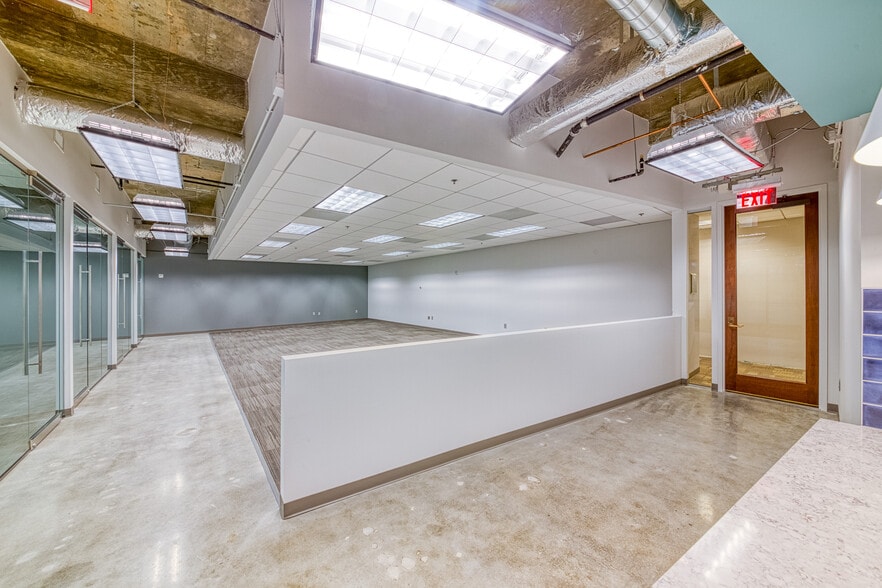 More Photos Of 200 Ashford Ctr N, Atlanta Office For Lease