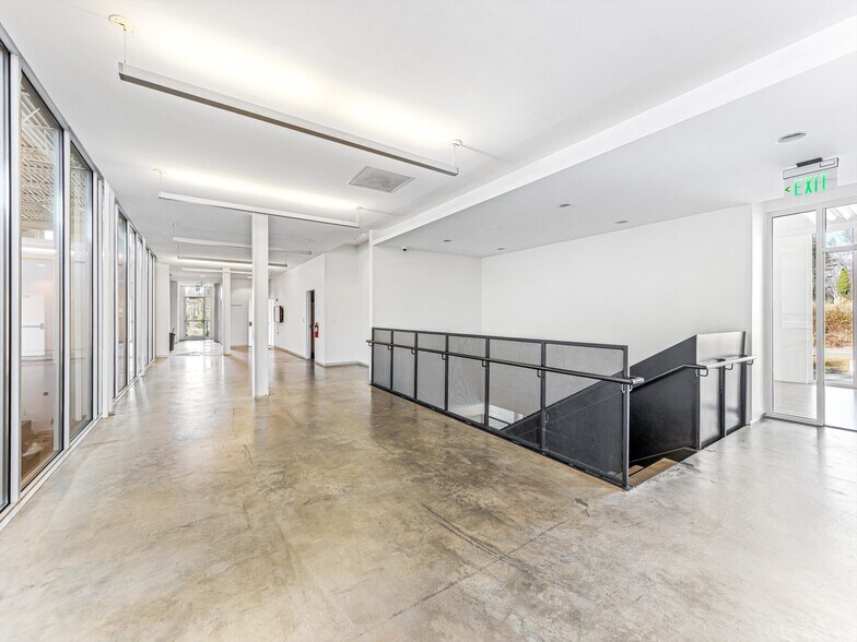 More Photos Of 76 Jupiter Rd, Weaverville Manufacturing For Lease
