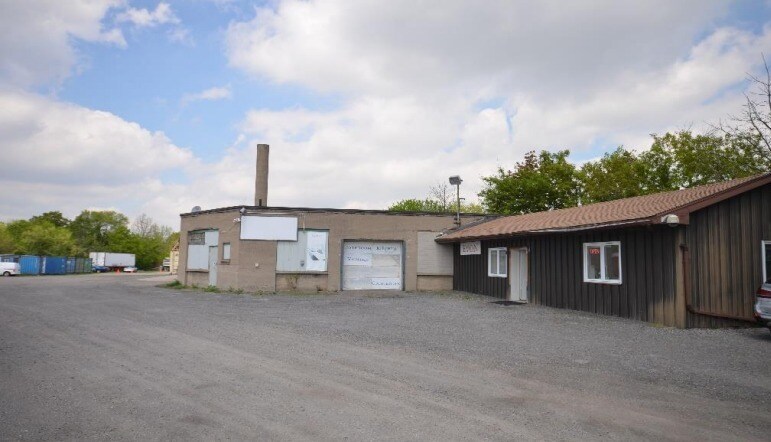 More Photos Of 426 Dolph St N, Cambridge Warehouse For Sale