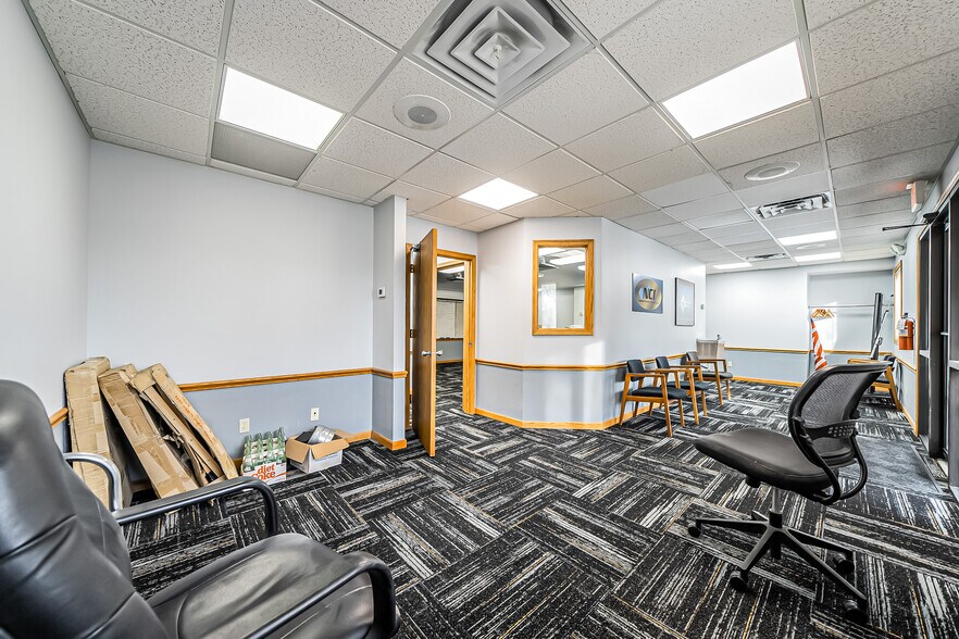 More Photos Of 4259 Lake Rd, Lorain Office For Sale