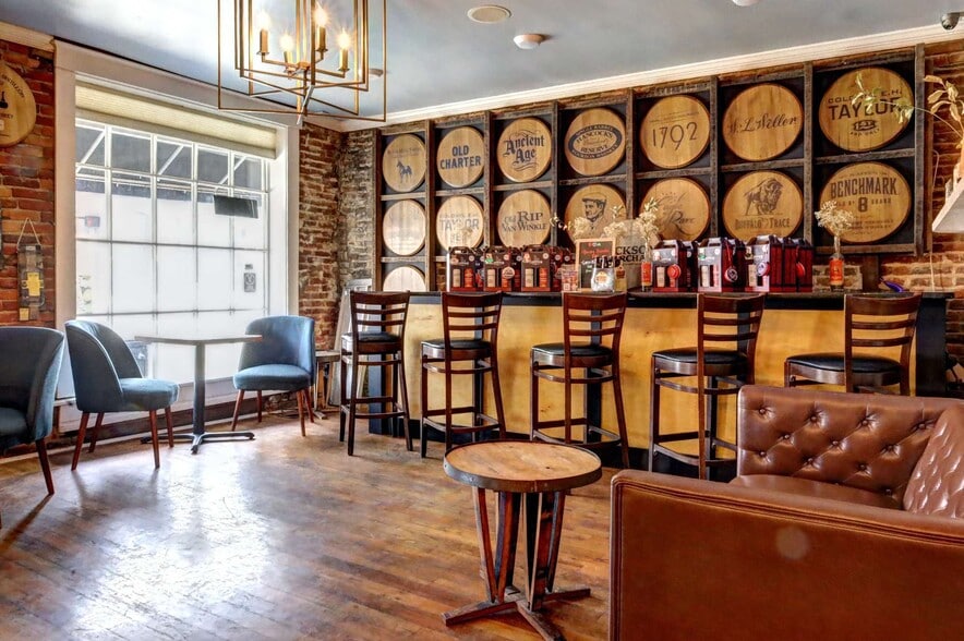 More Photos Of 103 W Main St, Frankfort Restaurant For Sale