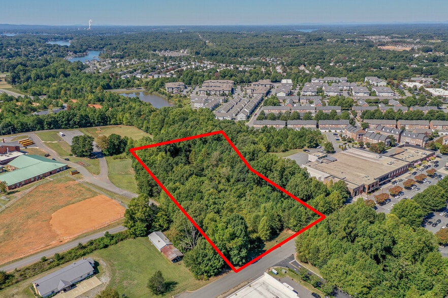 More Photos Of 158 Town Center Dr, Mooresville Land For Sale