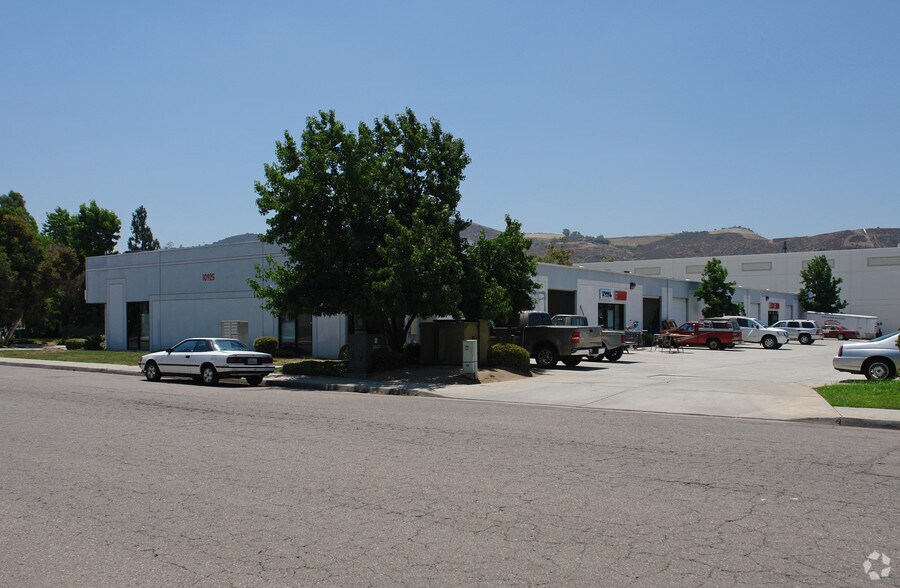 More Photos Of 10925 Wheatlands Ave, Santee Warehouse For Lease