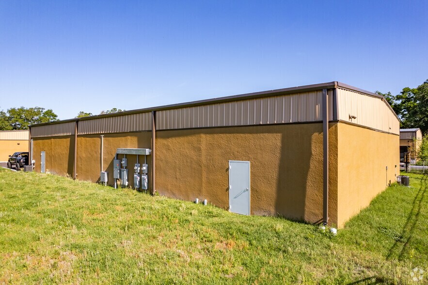 More Photos Of 1059 Duck Box, Umatilla Light Manufacturing For Sale