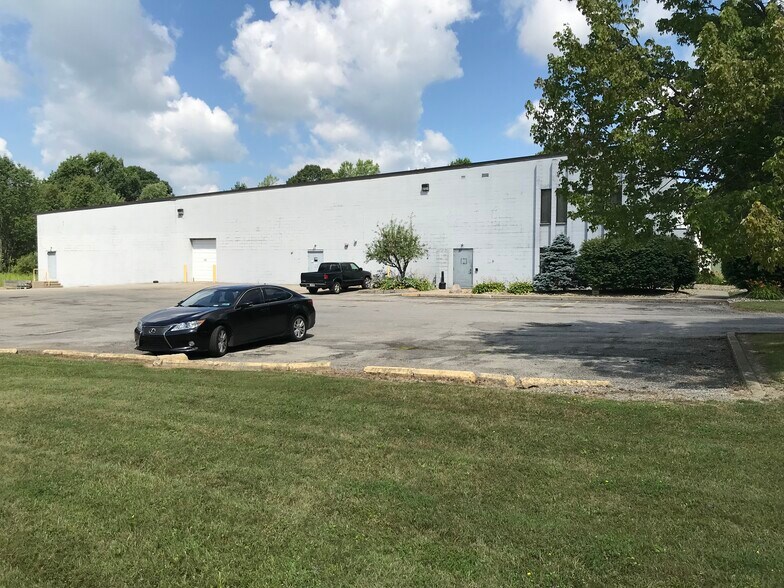 More Photos Of 157 Westview Dr, Meadville Warehouse For Sale