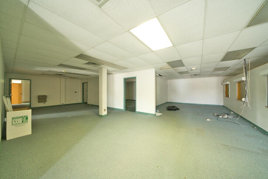 More Photos Of 3620 Biddle Ave, Wyandotte Medical For Sale