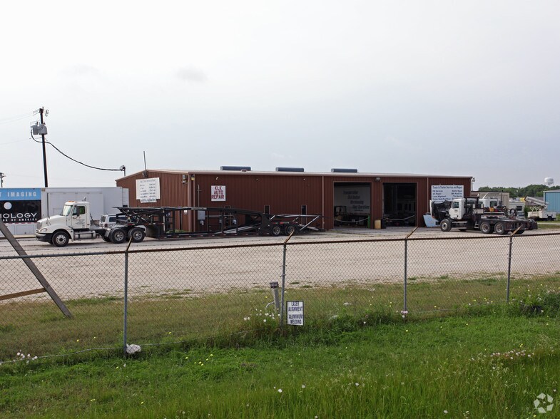More Photos Of 7020 N Interstate 35 E, Waxahachie Industrial For Lease