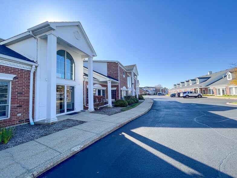 More Photos Of 33 W Higgins Rd, South Barrington Unknown For Lease