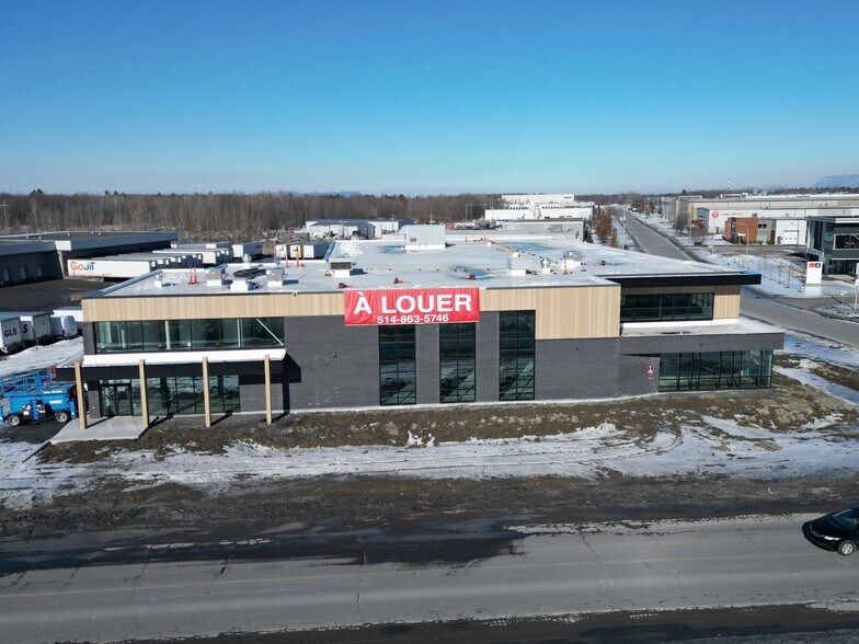 More Photos Of 8800 Rue Samuel-Hatt, Chambly Warehouse For Sale