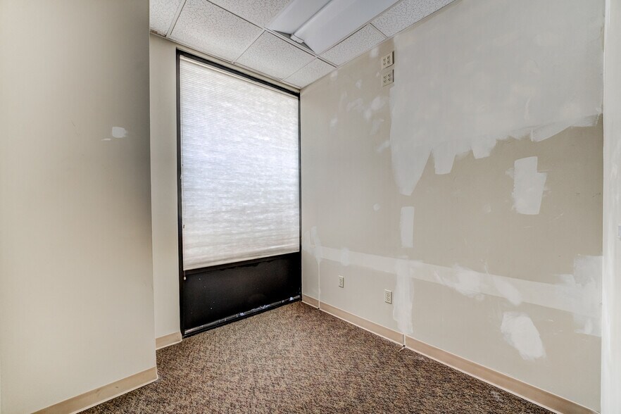 More Photos Of 324 Fm-1960 Rd, Houston General Retail For Sale