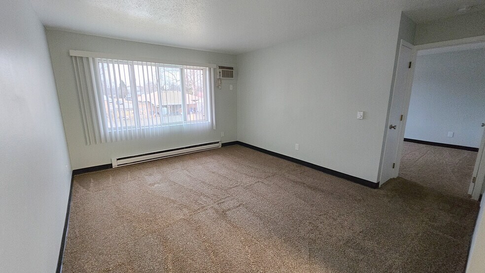 More Photos Of 3315 E 15th St, Des Moines Apartments For Sale