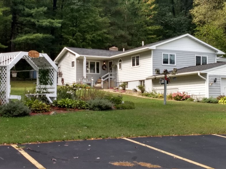 More Photos Of N9581 US Highway 12, Merrillan Restaurant For Sale