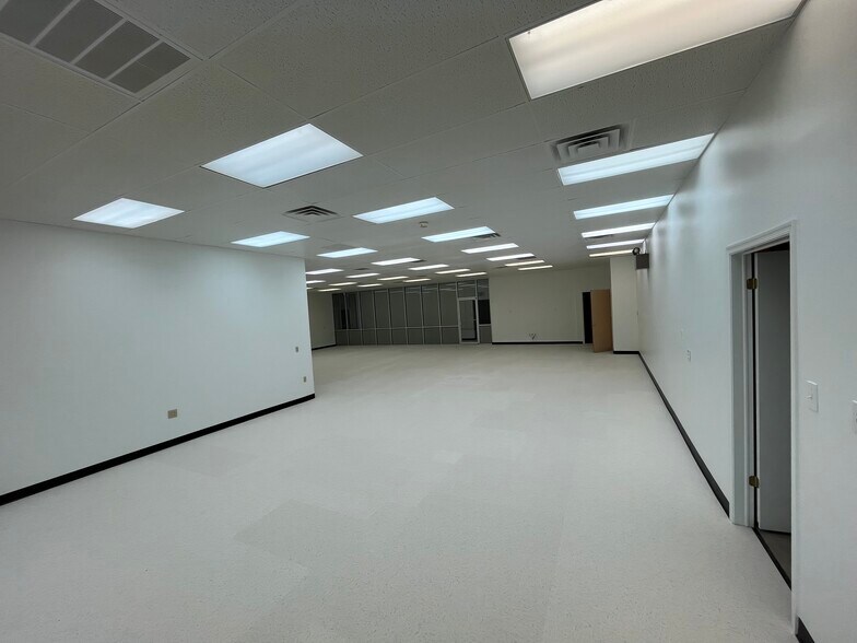 More Photos Of 398-426 Industrial Dr, North Wales Unknown For Lease
