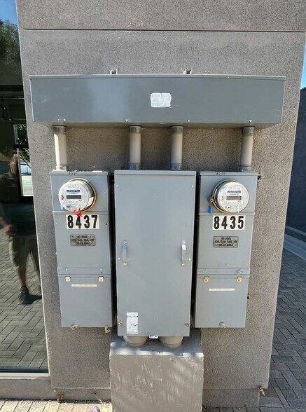 More Photos Of 8435-8437 Foothill Blvd, Sunland Office For Sale