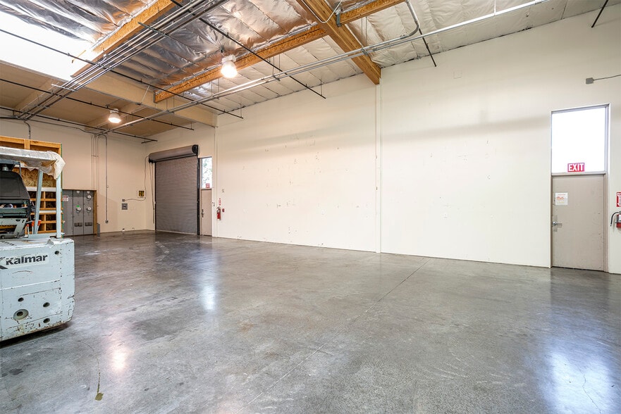 More Photos Of 7975 Cameron Dr, Windsor Warehouse For Sale