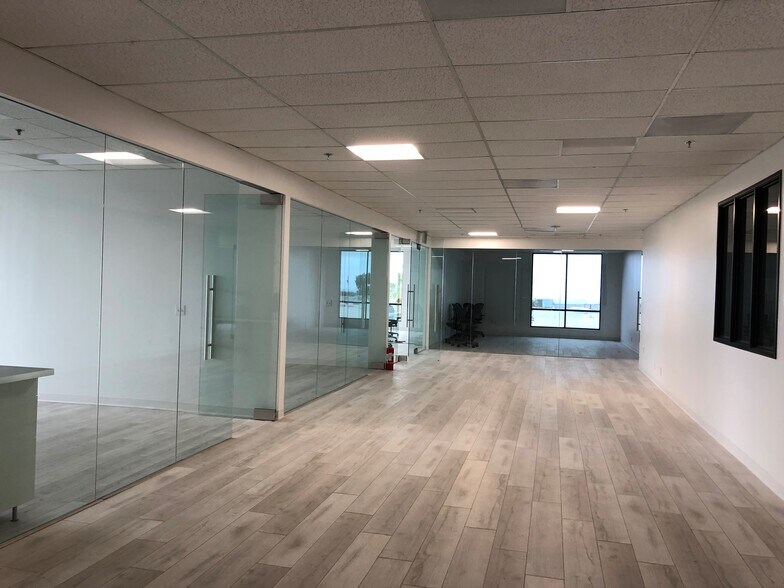 More Photos Of 1958 Kellogg Ave, Carlsbad Research And Development For Lease