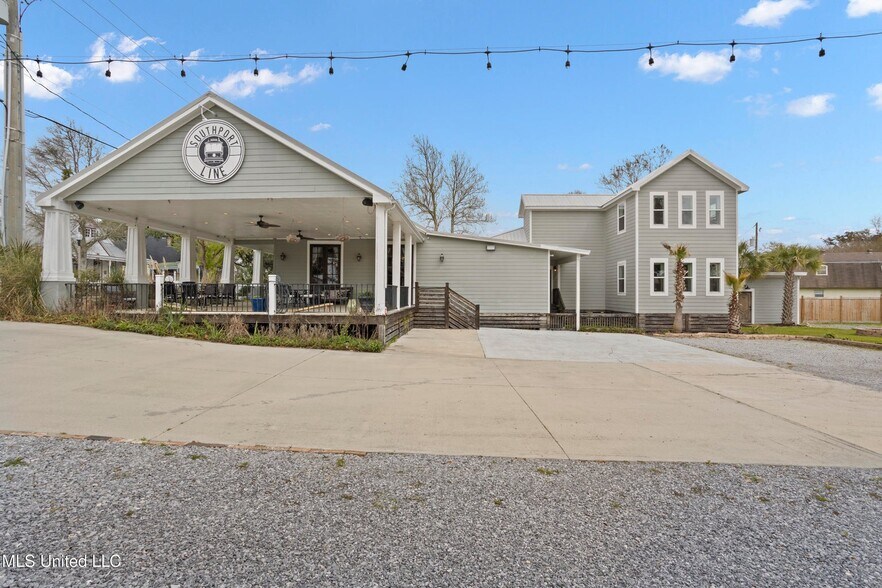 More Photos Of 647 Howard Ave, Biloxi Office Residential For Sale