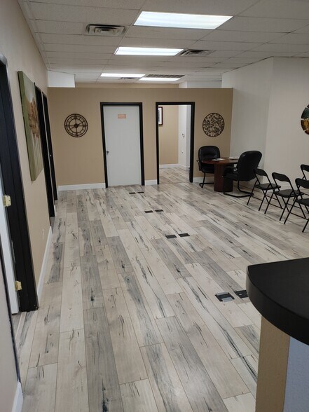 More Photos Of 8867 W Flamingo Rd, Las Vegas Office For Sale