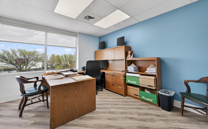 More Photos Of 2333 18th Ave NE, Calgary Flex For Sale
