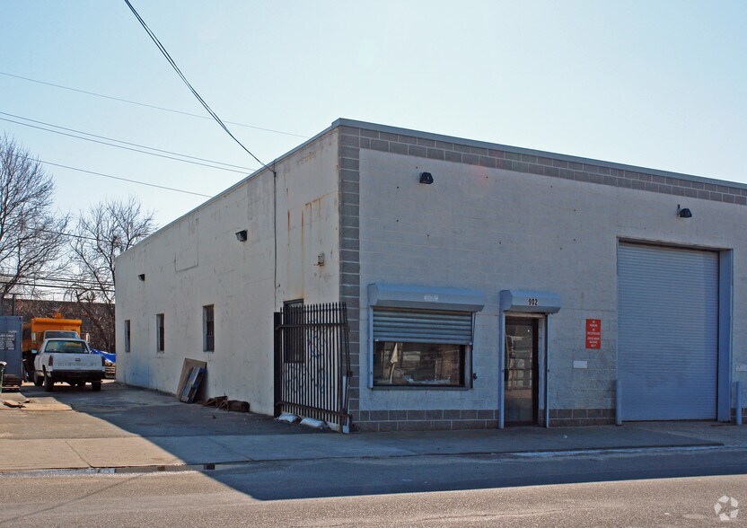 More Photos Of 900-902 Long Island Ave, Deer Park Warehouse For Lease