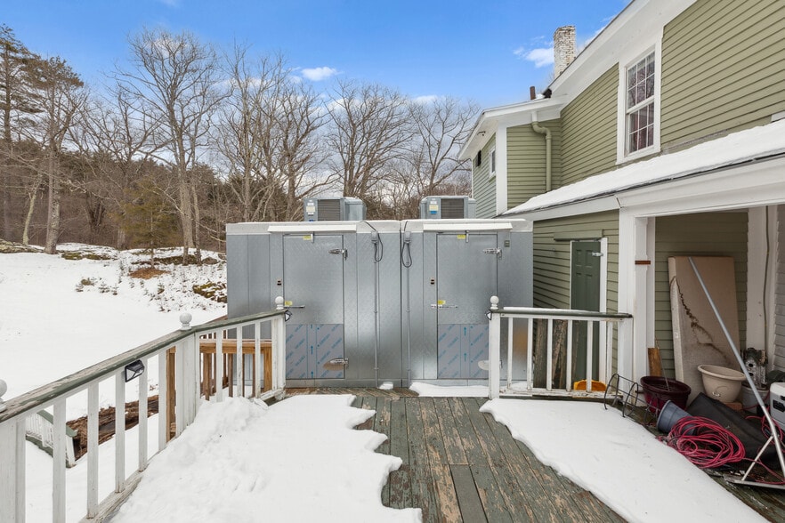 More Photos Of 67 Pleasant View Rd, Bradford Hotel For Sale