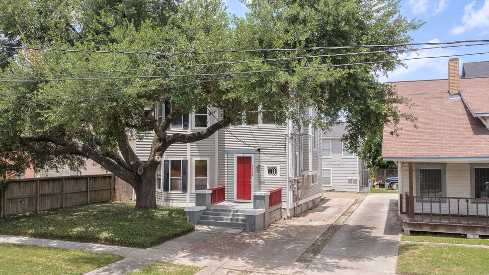 More Photos Of 3312 Crawford St, Houston Apartments For Sale