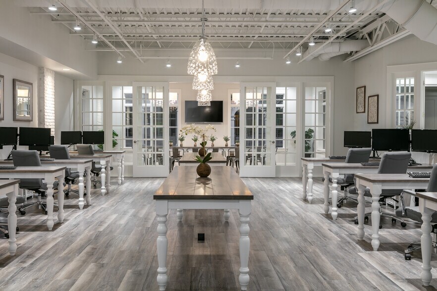 More Photos Of 3983 Destination Dr, Osprey Storefront Retail Office For Sale