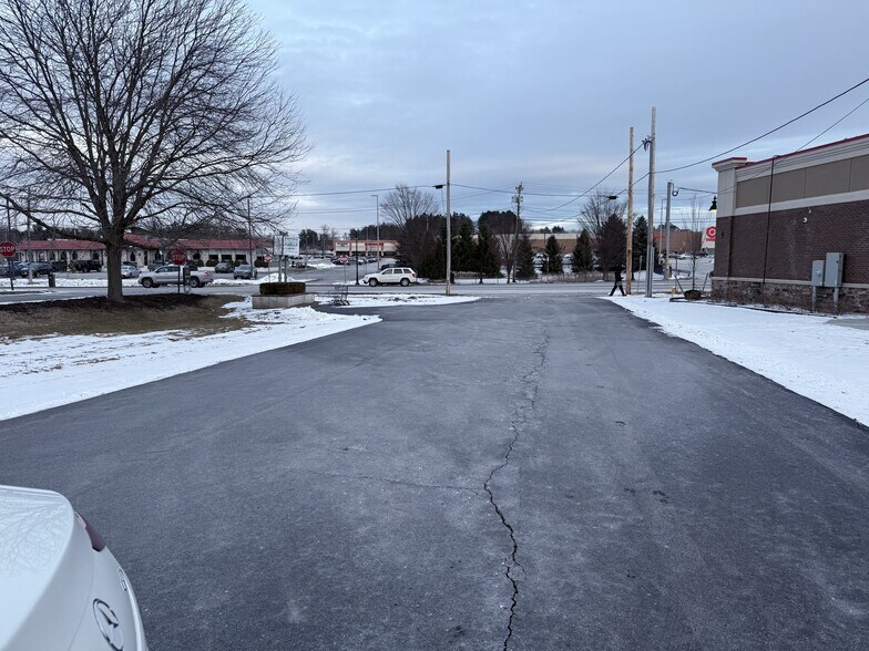 More Photos Of 235 Saratoga Rd, Schenectady Office For Sale