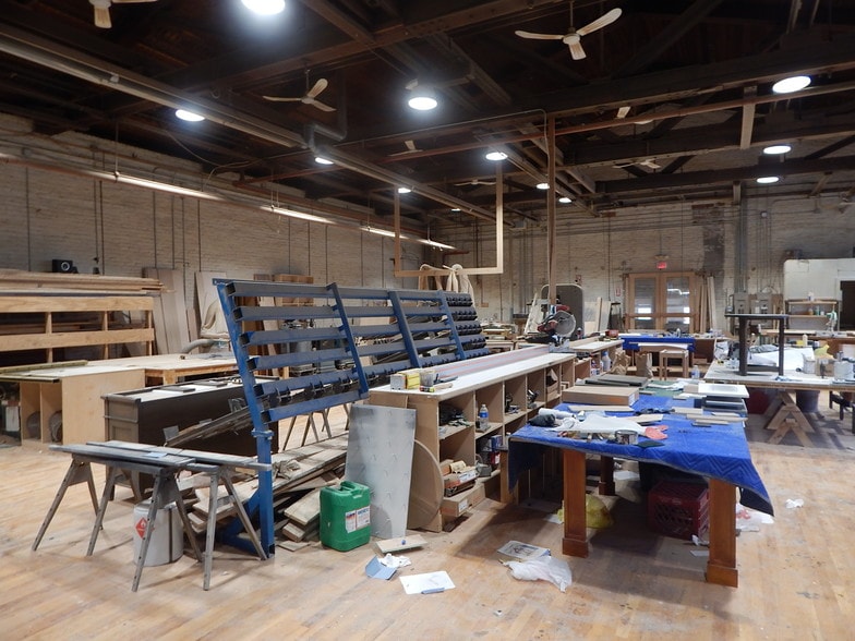 209 Center St, Bridgeport, CT 06604 Industrial For Lease