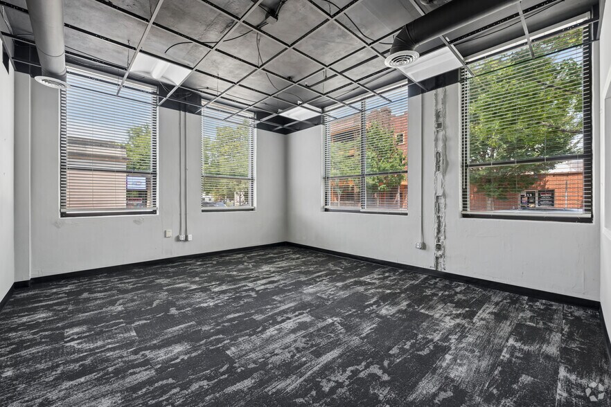 More Photos Of 300 N 5th St, Lafayette Apartments For Lease