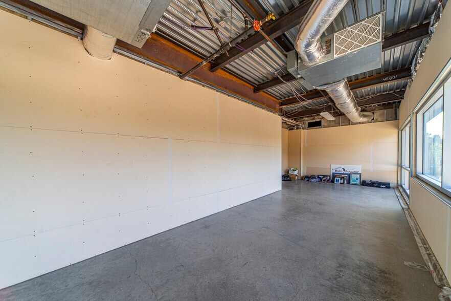More Photos Of 520 Hawthorne Ave SE, Salem Bank For Lease