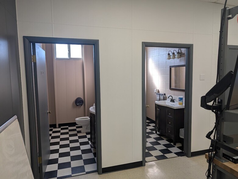 More Photos Of 118 S Parkmont, Butte Light Manufacturing For Lease