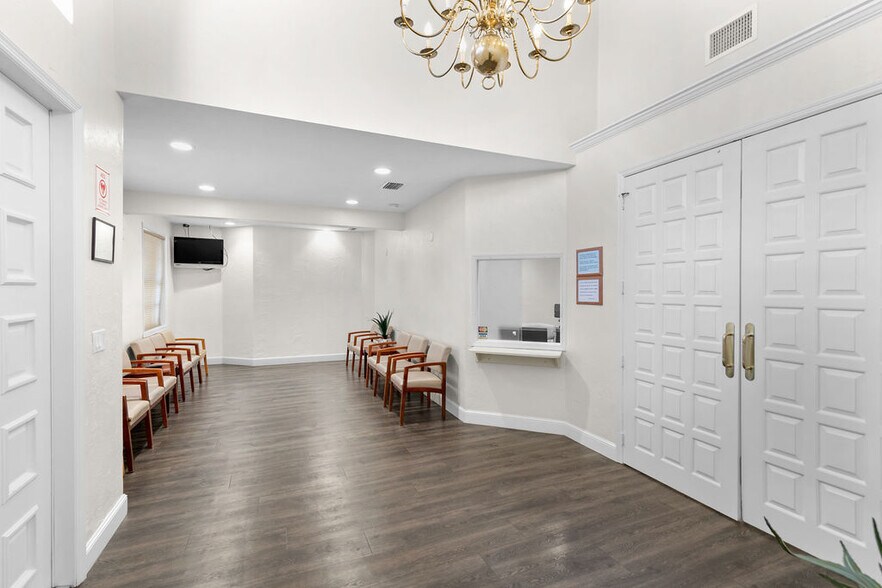 More Photos Of 2245 N University Dr, Pembroke Pines Medical For Lease