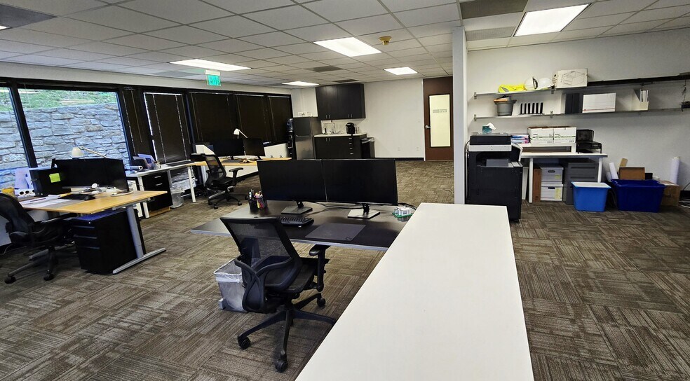 More Photos Of 4009 Banister Ln, Austin Office For Lease